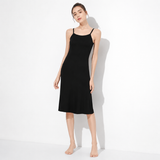 Fond de robe noir mi-long