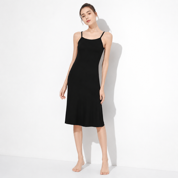 Fond de robe noir mi-long
