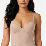 Fond de robe nude zoom