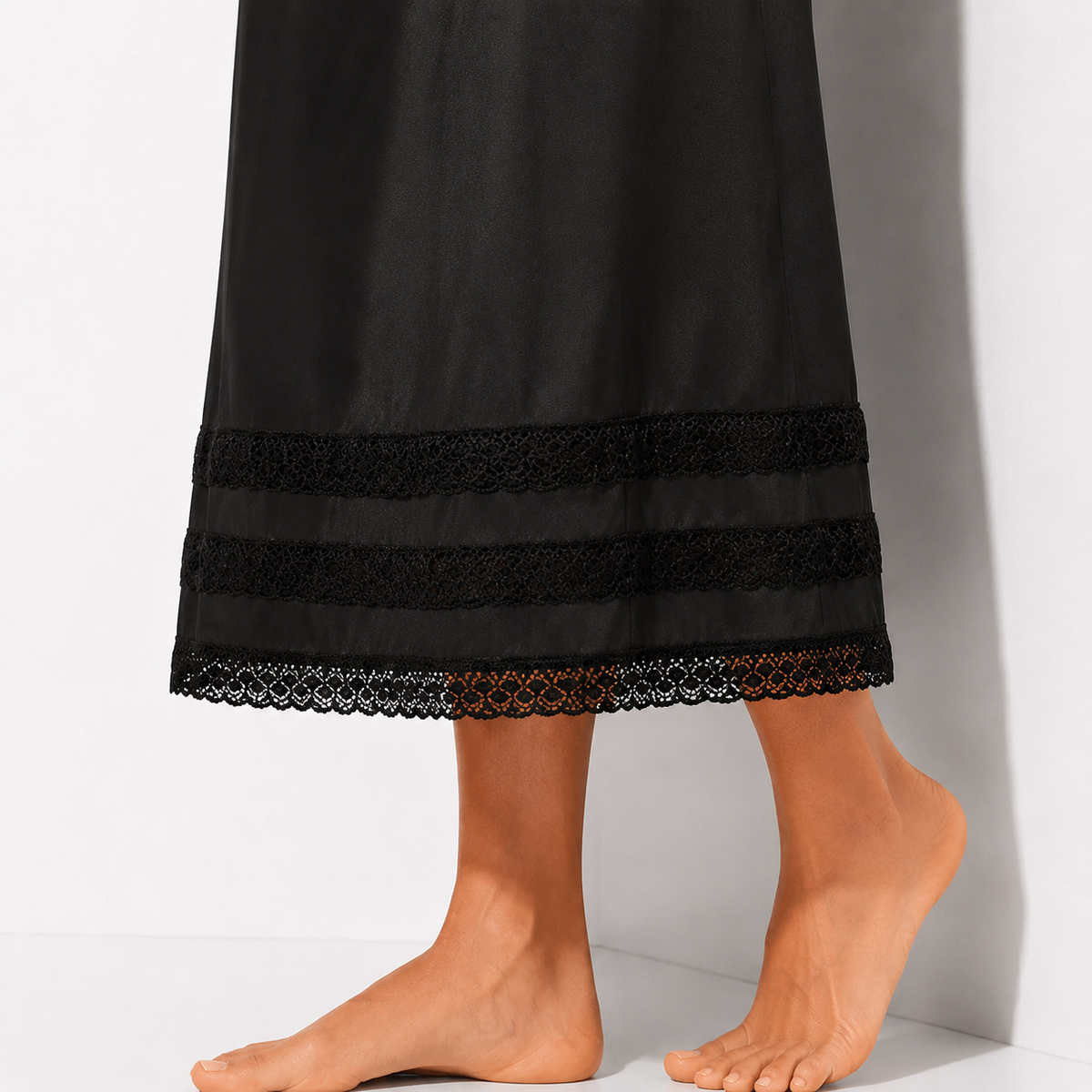 Jupon sous robe noir dentelle